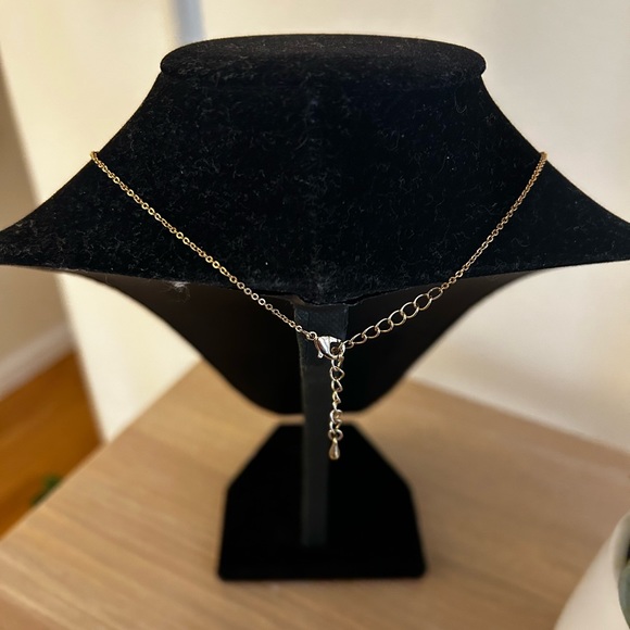 Gold Chain Necklace - Picture 2 of 3